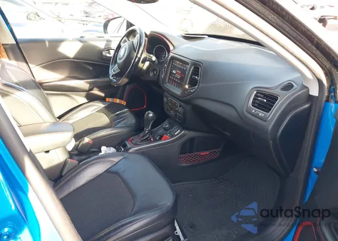 2018 Jeep Compass Trailhawk 4X4 z USA, uszkodzony, nr VIN 3C4NJDDB1JT144750